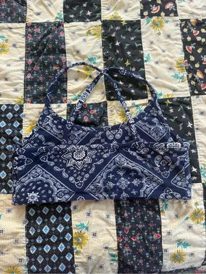 navy blue paisley bandana print sports bra w crisscross straps size 7-9 (small) thumbnail 2