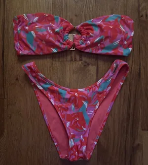 Blackbough Strapless Bikini thumbnail 1