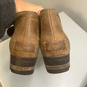 Sorel Lolla II Cut Out Bootie in Nuebuck Tan 9 thumbnail 9