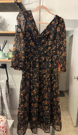 Sincerely Jules Black Midi Dress with Tan Floral Print thumbnail 1