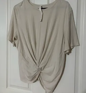 Lululemon shirt thumbnail 1