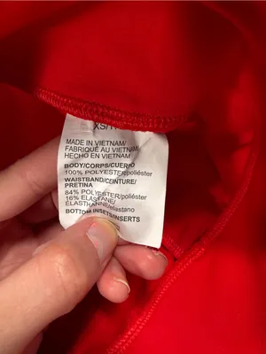 Under Armour Women’s Red Athletic Shorts loose XS thumbnail 4