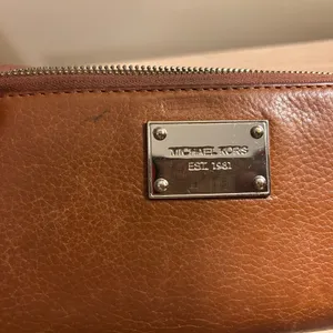 Michael Kors Brown Leather Wallet with Signature Nameplate thumbnail 3