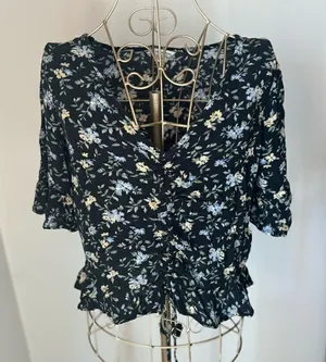 American Eagle Floral Ruffle Hem 3/4 Sleeve Top Size Small thumbnail 1