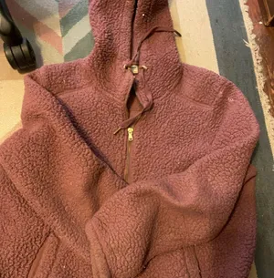 Old Navy Women's Burgundy Fleece Jacket thumbnail 1