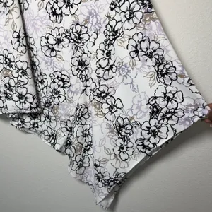 White House Black Market Women y2k Skirt 214‎ White Floral Asymmetrical Artsy thumbnail 2