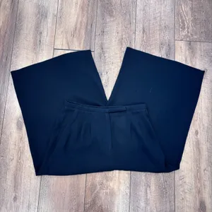 Babaton Aritzia Black Wide Leg Capri Trouser Pants Women's Size 2 Travel Career thumbnail 2