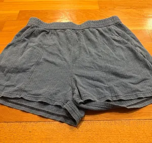 Halara women’s pull on Jean shorts size xlarge . thumbnail 1