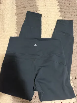 Lululemon in movement leggings size 6 thumbnail 2