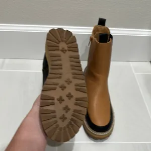 Universal Thread Tan and Black Women's Boots thumbnail 4