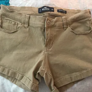 Hollister Tan Low-Rise Casual Shorts thumbnail 1