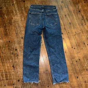 Agolde destroyed distressed 90’s high rise crop 25 designer jeans thumbnail 3