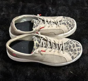 Hey Dude Karina Leopard Women's Sneakers Size 8 shoes thumbnail 1