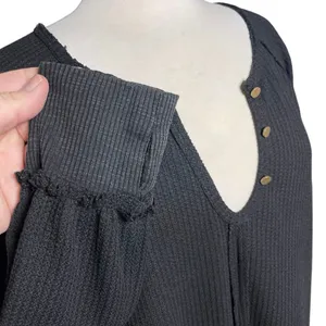 POL Women’sBoho Black Thermal Knit Long Sleeve Split Knick Popover Top thumbnail 2