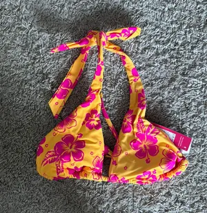 cute floral swimsuit top thumbnail 1