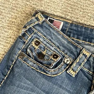 True Religion Billy Super T Jeans Womens 24 Straight Low Rise Actual 26x32 USA thumbnail 3