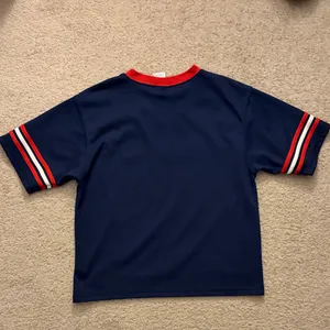 Vintage NFL New England Patriots Football Short Sleeve Tee Women’s Size Large thumbnail 4