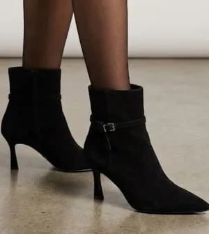 NEW Layan Bootie Black Suede Bücke SZ-10 y2k Preppy thumbnail 1