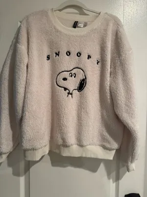 snoopy sweater  thumbnail 1