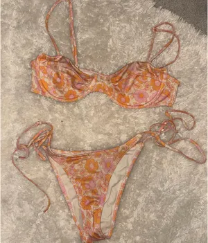 Triangl Bikini thumbnail 1