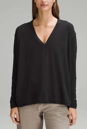 Lululemon Back In Action Black Long Sleeve V Neck Activewear Shirt Womens Size 8 thumbnail 1
