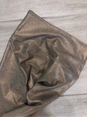 Beyond Yoga Dusted High Waisted Midi legging in Rose Gold size Small thumbnail 3