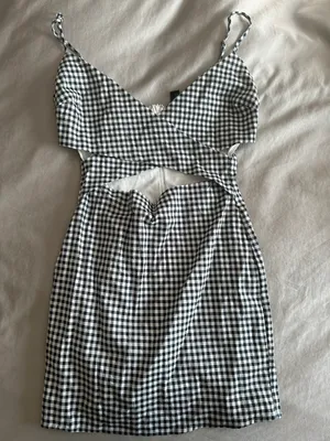Windsor Dress thumbnail 1