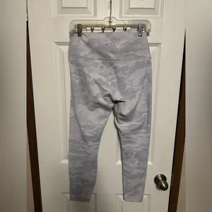 Lululemon Athletica Gray Patterned Leggings thumbnail 5