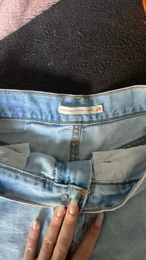 Levi’s Mom Shorts thumbnail 2