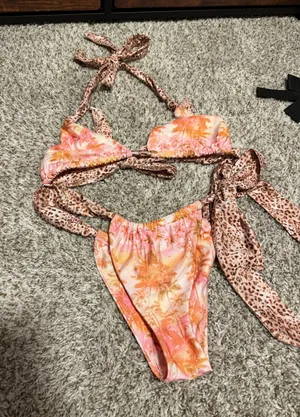 Kulani Kinis Set thumbnail 1