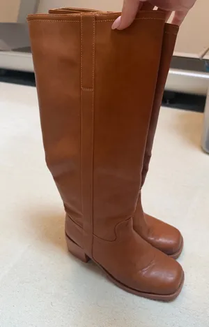 Brown Boots Size 7.5 thumbnail 1