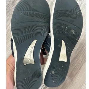 Clarks Cloudsteppers Arla Glitz Navy Blue Floral Flip Flop‎ Sandals Womens 9 thumbnail 5