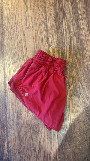 Lululemon Hotty Hot 2.5" Low-Rise thumbnail 3
