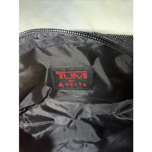 TUMI Travel Kit Small Accessory Pouch Black Cosmetics 7" thumbnail 2