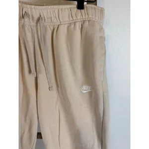 Nike Sportswear Club Fleece Women's Joggers Tan Comfy Sweatpants Size Medium thumbnail 2