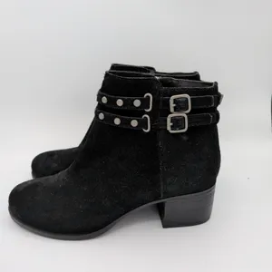 Koolaburra by UGG‎ Gordana Black Suede Studded Ankle Boots 1020132 Women's 9.5 thumbnail 2