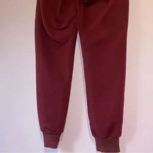 Figs Zamora Jogger Scrub Pants Women XS Burgundy Nurse Active Workwear Lounge thumbnail 7