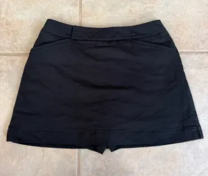 Nike Golf Skort Womens XS Black Stretch Skirt Built In Shorts Pockets thumbnail 1