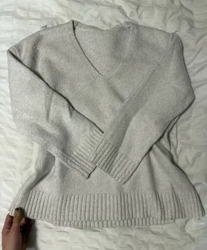 American Eagle cozy V-neck sweater thumbnail 1