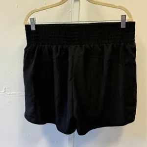 NWT AWLGUG Women's Black Smocked High Waist Athletic Running Shorts XL Pocket thumbnail 2