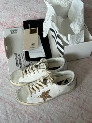 Golden Goose Off-White Leather Superstar Sneaker with Gold star thumbnail 2