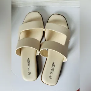 Falls Creek‎ Women's Ivory Slide Sandals Sz 38 thumbnail 2