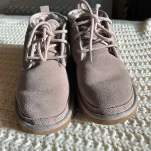UGG Neumel Lace Up Ankle Winter Boots in Oyster Size 5 thumbnail 3