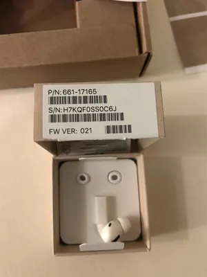 Apple AirPods Pro 1st Generation right AirPod  thumbnail 1