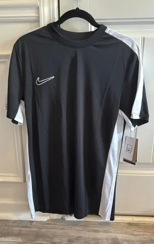Men’s Nike Dri-Fit Shirt thumbnail 1