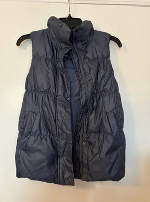 Gap Vest Puffer thumbnail 1