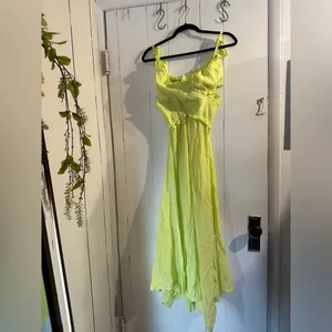 ANTHROPOLOGIE Smocked Gauze Lime Green Ruffled Women's maxi dress thumbnail 2