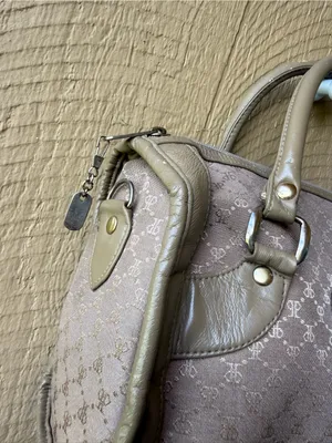 Beautiful VTG Paco Paris satchel bag in a neutral taupe thumbnail 3