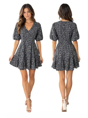 Universal Thread Women’s Black Floral with Puff Sleeves Size S NWT thumbnail 2