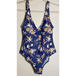 NWT Dolce Vita PIGEON Matisse Floral One Piece Swimsuit Size Small Missing‎ Belt thumbnail 4